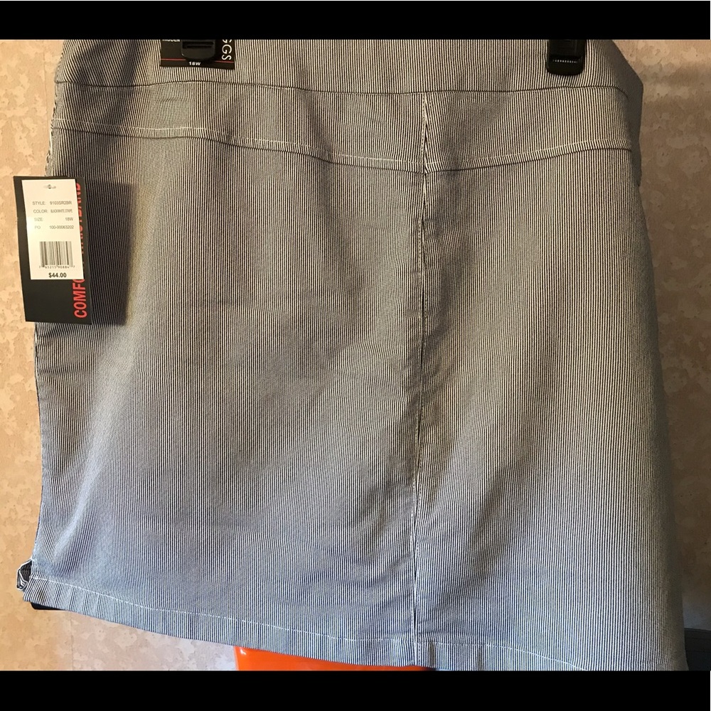 Skirt - Picture 2 of 5